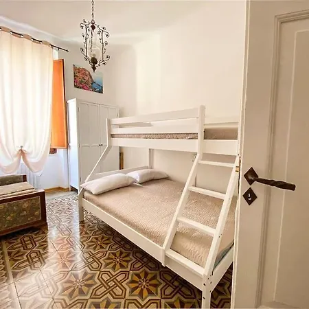 The Philosopher's House لا سبيتسْيا